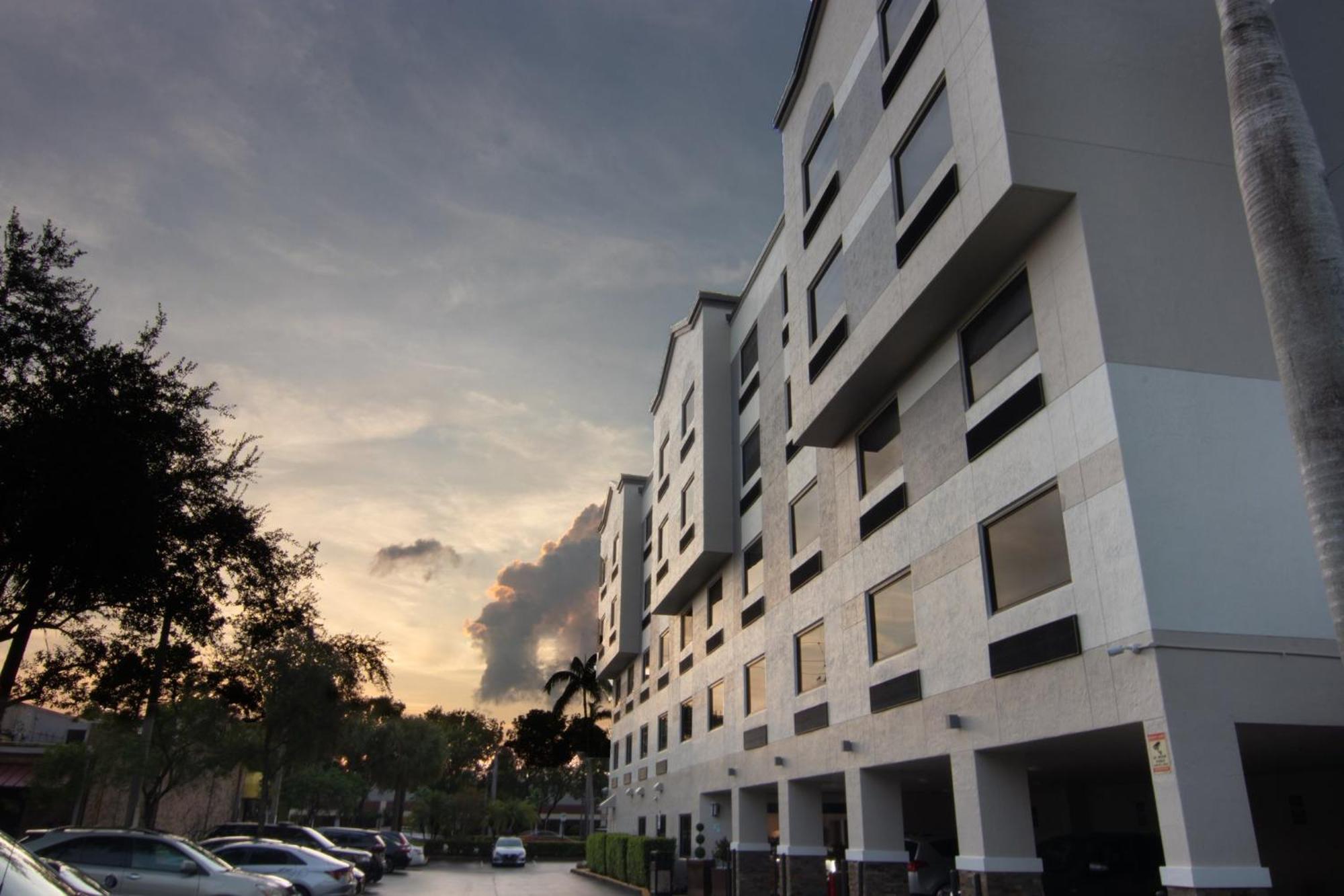 Holiday Inn Express And Suites Fort Lauderdale Airport West By Ihg Деві Екстер'єр фото