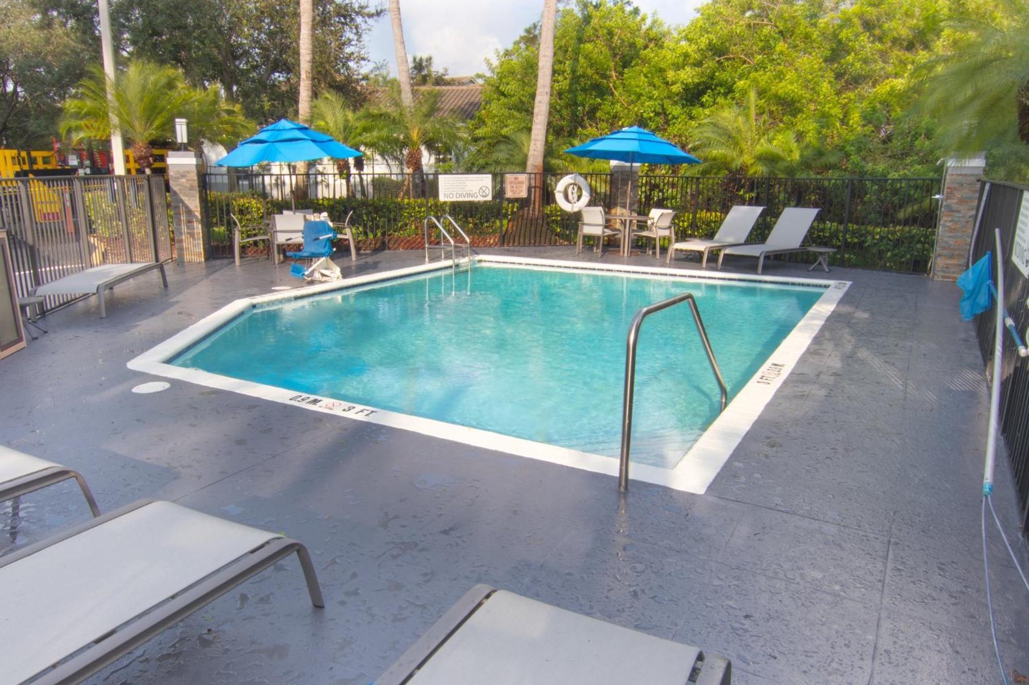 Holiday Inn Express And Suites Fort Lauderdale Airport West By Ihg Деві Екстер'єр фото