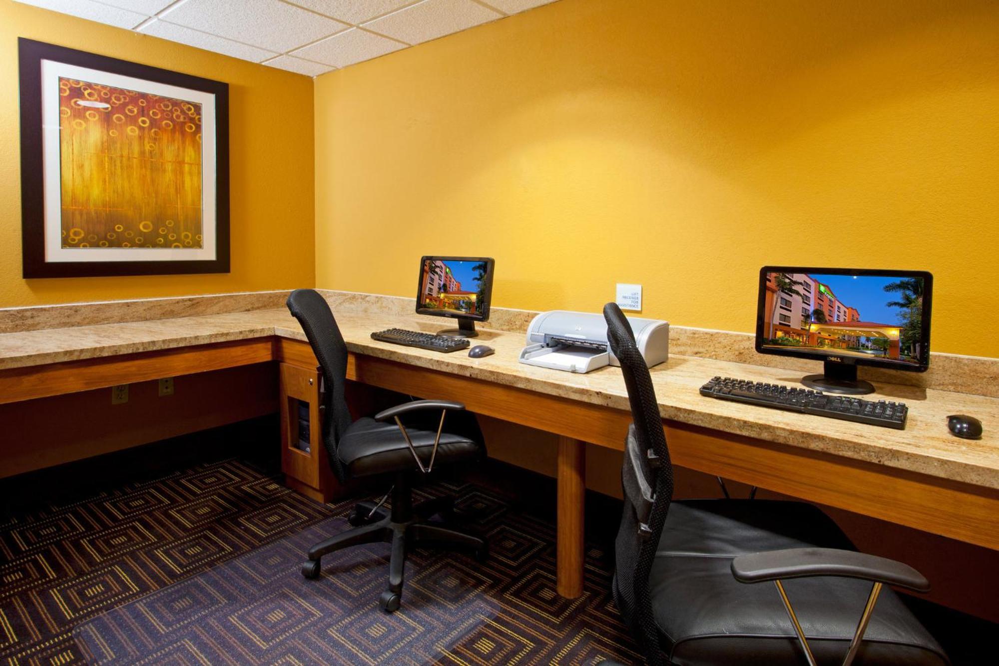 Holiday Inn Express And Suites Fort Lauderdale Airport West By Ihg Деві Екстер'єр фото